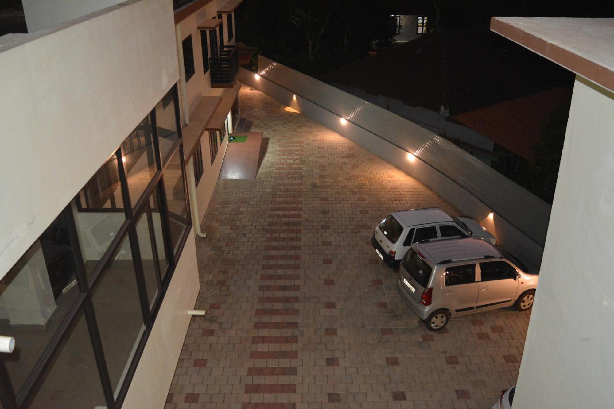 New Mount Residency Appartement Sultan Bathery Buitenkant foto